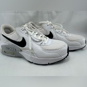 Nike Air Max Excee CD5432-101 White & Black Womens Size 9 Sneakers Athletic